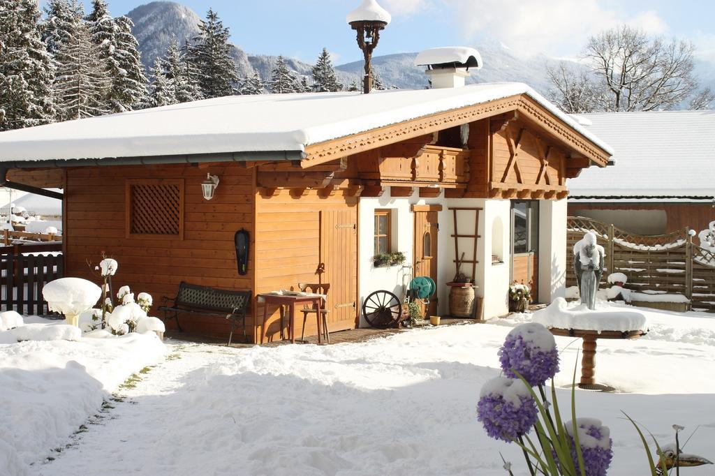 Gaestehaus Waldrand Garni 비싱 외부 사진